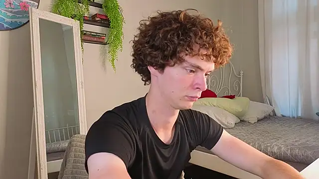 Snapshot of Tommy_Jamm chatting on 09/09/25, 03:44 Tommy Jamm online show from 09/09/25, 03:44