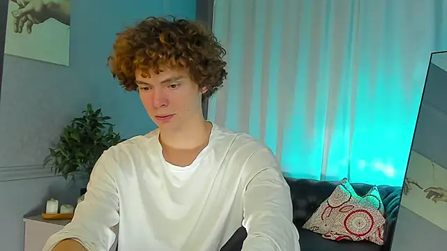 Snapshot of Tommy_Jamm chatting on 09/29/25, 02:11 Tommy Jamm online show from 09/29/25, 02:11