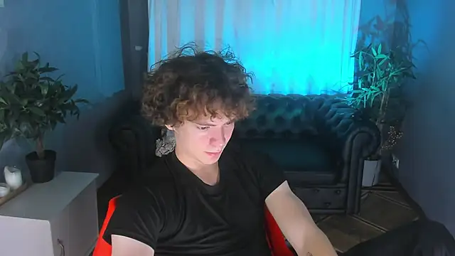 Snapshot of Tommy_Jamm chatting on 10/06/25, 03:31 Tommy Jamm online show from 10/06/25, 03:31