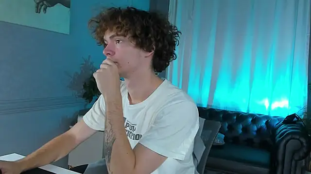 Snapshot of Tommy_Jamm chatting on 10/14/25, 03:02 Tommy Jamm online show from 10/14/25, 03:02