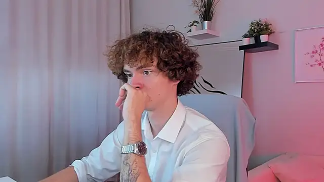 Snapshot of Tommy_Jamm chatting on 10/21/25, 02:07 Tommy Jamm online show from 10/21/25, 02:07