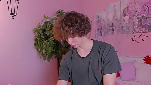 Snapshot of Tommy_Jamm chatting on 11/01/25, 01:35 Tommy Jamm online show from 11/01/25, 01:35