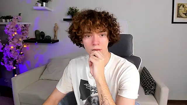 Snapshot of Tommy_Jamm chatting on 11/24/25, 02:17 Tommy Jamm online show from 11/24/25, 02:17