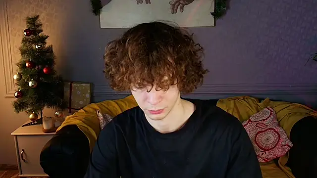 Snapshot of Tommy_Jamm chatting on 12/18/25, 03:18 Tommy Jamm online show from 12/18/25, 03:18