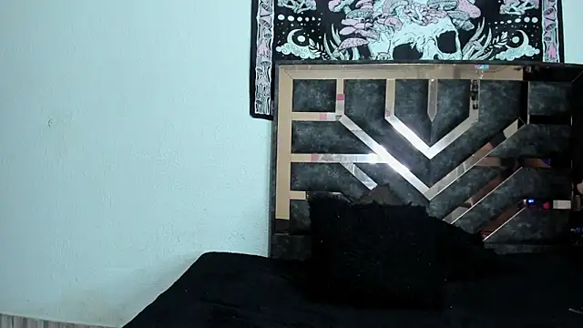 Snapshot of Dark_Moon_21 chatting on 10/24/25, 08:05 Dark Moon 21 online show from 10/24/25, 08:05