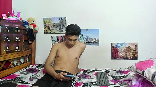 Roxana Tony online show from 04/24/26, 02:03