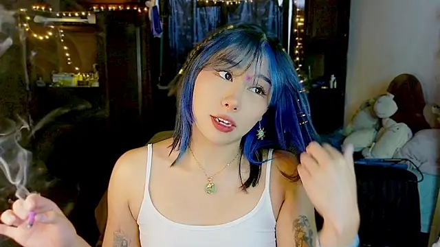 Snapshot of Shisuku_Sophi chatting on 08/05/26, 10:55 Shisuku Sophi online show from 08/05/26, 10:55