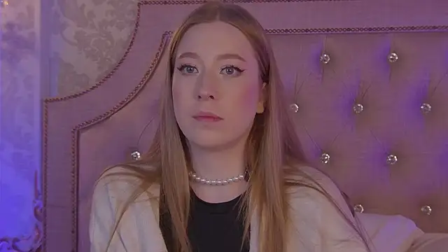 Snapshot of MiaEuphoria_ chatting on 10/07/25, 03:36 MiaEuphoria online show from 10/07/25, 03:36