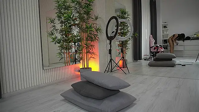 EmmaBlanco online show from 10/09/25, 07:45