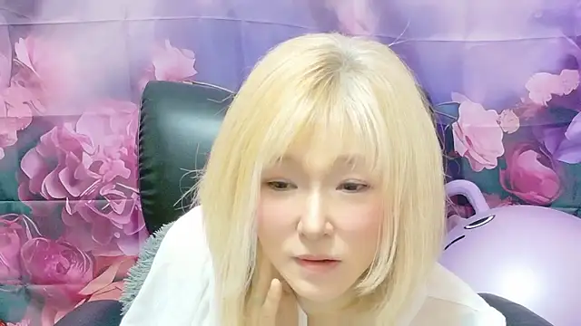 Snapshot of kimagure-fu- chatting on 05/24/26, 01:49 kimagure-fu- online show from 05/24/26, 01:49