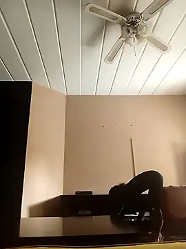 RFeltomWhitJ online show from 10/19/25, 09:32