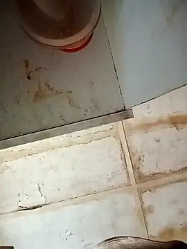 RFeltomWhitJ online show from 11/21/25, 06:23