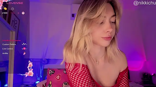 Snapshot of nikkichu chatting on 12/15/25, 05:55 nikkichu online show from 12/15/25, 05:55