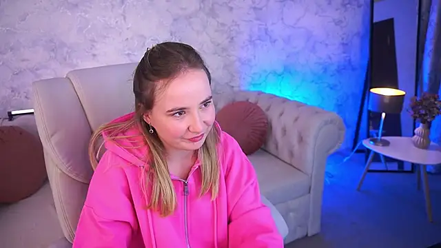 Snapshot of SofieBloom chatting on 10/30/25, 11:38 SofieBloom online show from 10/30/25, 11:38