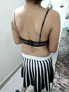 Snapshot of Pihu_Chopra chatting on 09/28/25, 03:28 Pihu Chopra online show from 09/28/25, 03:28