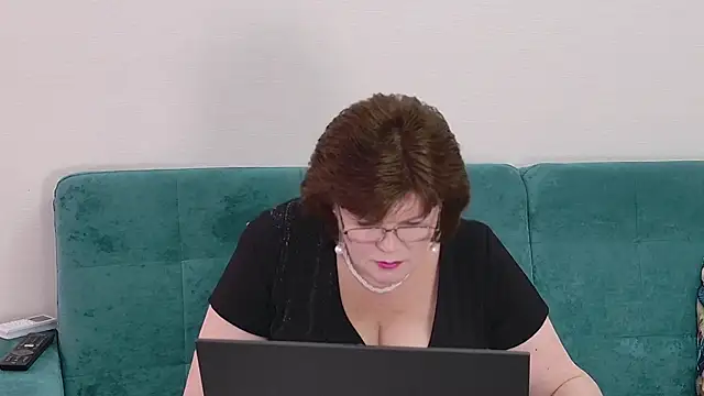 Sandra Sunrise online show from 04/17/26, 01:25