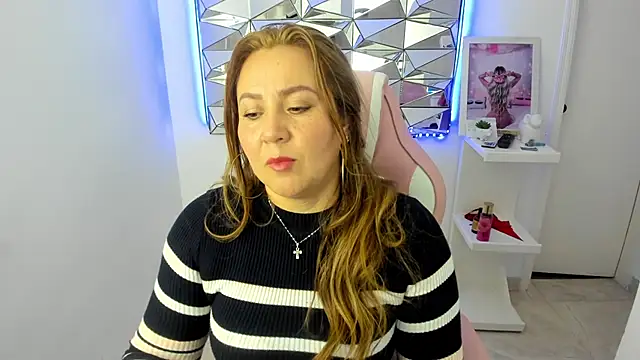 camixxx m online show from 12/05/25, 12:36