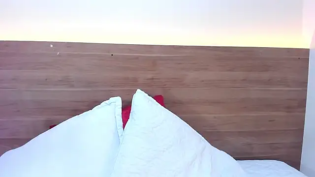 thamiina  online show from 04/23/26, 12:29