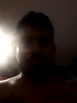 Snapshot of maxiiii125 chatting on 11/28/25, 05:26 maxiiii125 online show from 11/28/25, 05:26