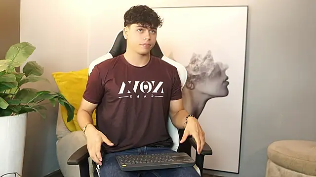 Snapshot of Ethan_occonor chatting on 10/03/25, 12:35 Ethan occonor online show from 10/03/25, 12:35