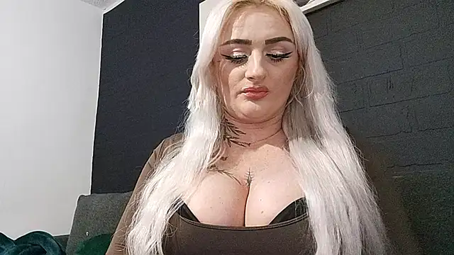 AnastasiaLips online show from 04/15/26, 08:20