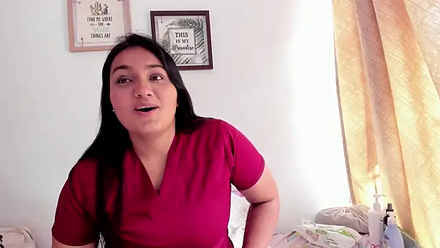 Snapshot of selena_jhonson chatting on 10/18/25, 03:35 selena jhonson online show from 10/18/25, 03:35