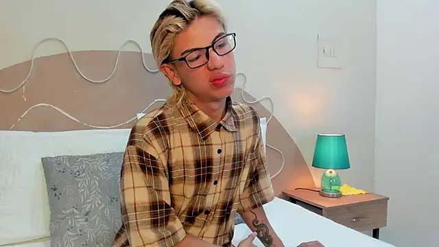 Enrrixxx  online show from 11/23/25, 07:24