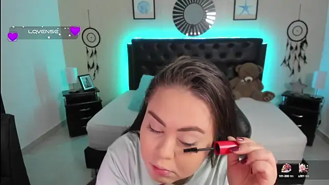 LolaVillalobos online show from 09/19/25, 11:44