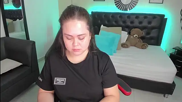 LolaVillalobos online show from 09/24/25, 11:35