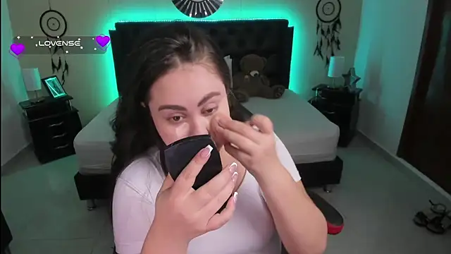 LolaVillalobos online show from 10/05/25, 12:58