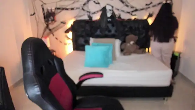 LolaVillalobos online show from 10/19/25, 03:12