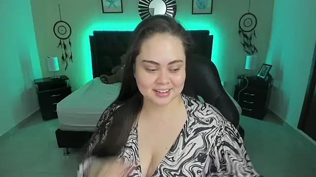 LolaVillalobos online show from 11/23/25, 01:11