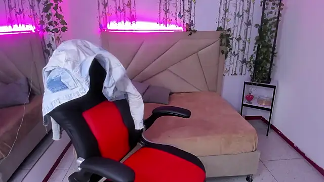 anna moon11 online show from 02/15/26, 04:53