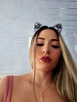 Snapshot of Natasanz chatting on 10/29/25, 08:32 Natasanz online show from 10/29/25, 08:32