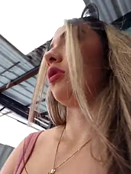 Snapshot of Natasanz chatting on 11/14/25, 08:51 Natasanz online show from 11/14/25, 08:51