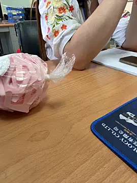 PhuongNhi21 online show from 10/20/25, 01:06