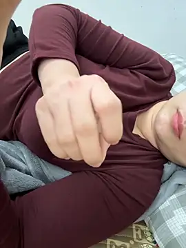 PhuongNhi21 online show from 11/17/25, 01:06