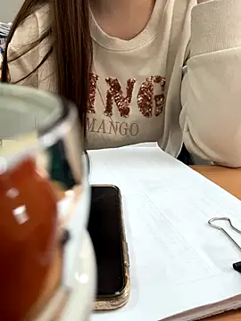 PhuongNhi21 online show from 12/16/25, 02:27