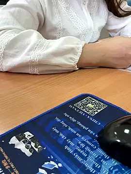 PhuongNhi21 online show from 12/19/25, 03:24