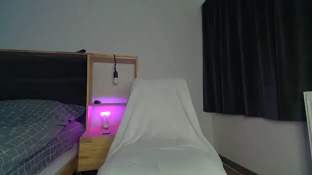 Melisss0404 online show from 09/21/25, 08:32