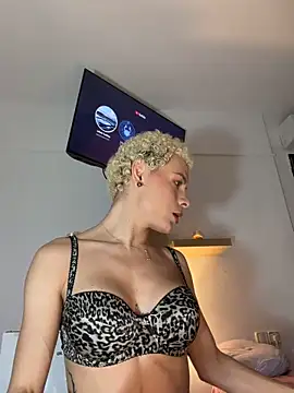 Valeriathonson online show from 03/02/26, 12:02