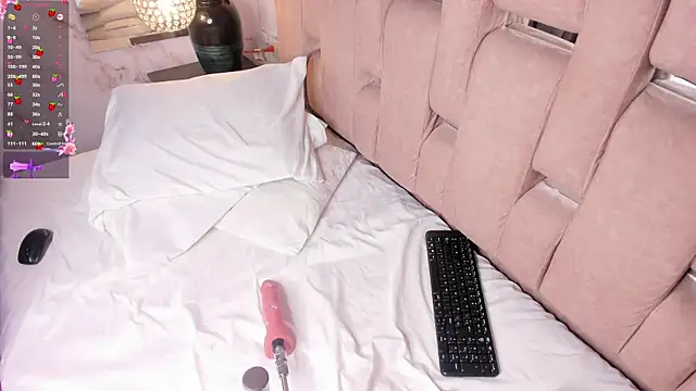 NinaCapelli online show from 11/11/25, 04:56