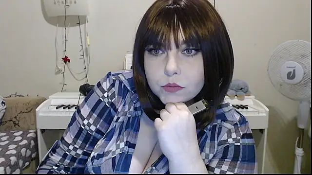 -heartsease- online show from 11/14/25, 04:17