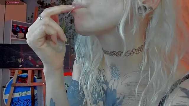 Snapshot of tattoo_art_baby chatting on 06/22/26, 06:21 tattoo art baby online show from 06/22/26, 06:21