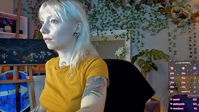 Snapshot of tattoo_art_baby chatting on 06/25/26, 05:12 tattoo art baby online show from 06/25/26, 05:12