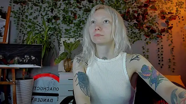Snapshot of tattoo_art_baby chatting on 07/20/26, 11:45 tattoo art baby online show from 07/20/26, 11:45