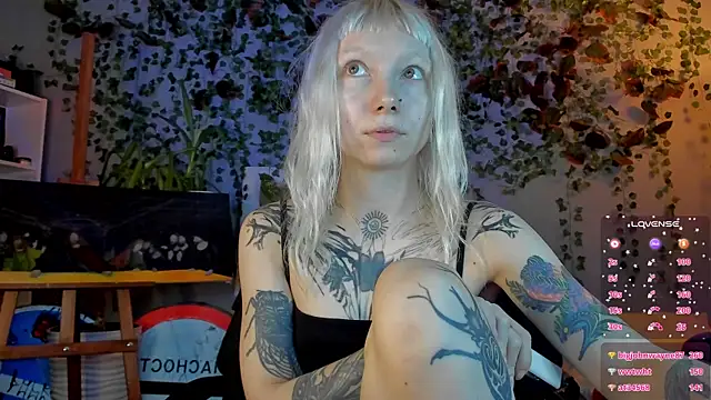 Snapshot of tattoo_art_baby chatting on 07/23/26, 06:11 tattoo art baby online show from 07/23/26, 06:11