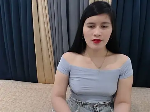 Snapshot of pinay_amaliax chatting on 10/19/25, 10:27 pinay amaliax online show from 10/19/25, 10:27