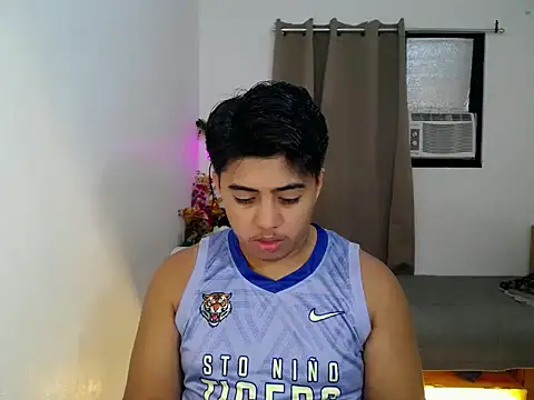 Hugecock2hundle intown online show from 11/23/25, 09:20