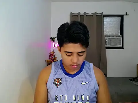 Hugecock2hundle intown online show from 11/24/25, 07:30